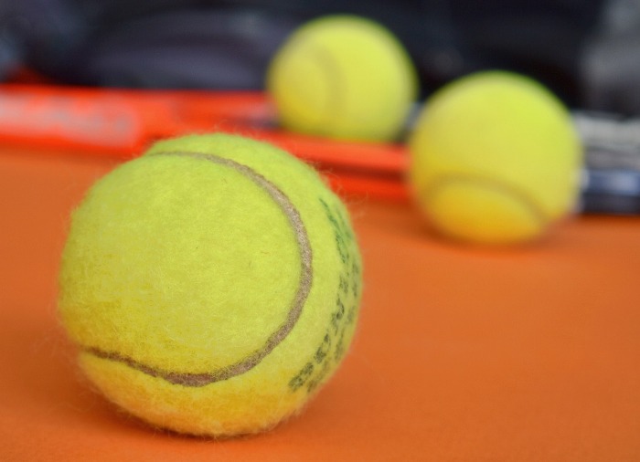Principales diferencias entre las pelotas de tenis y pádel